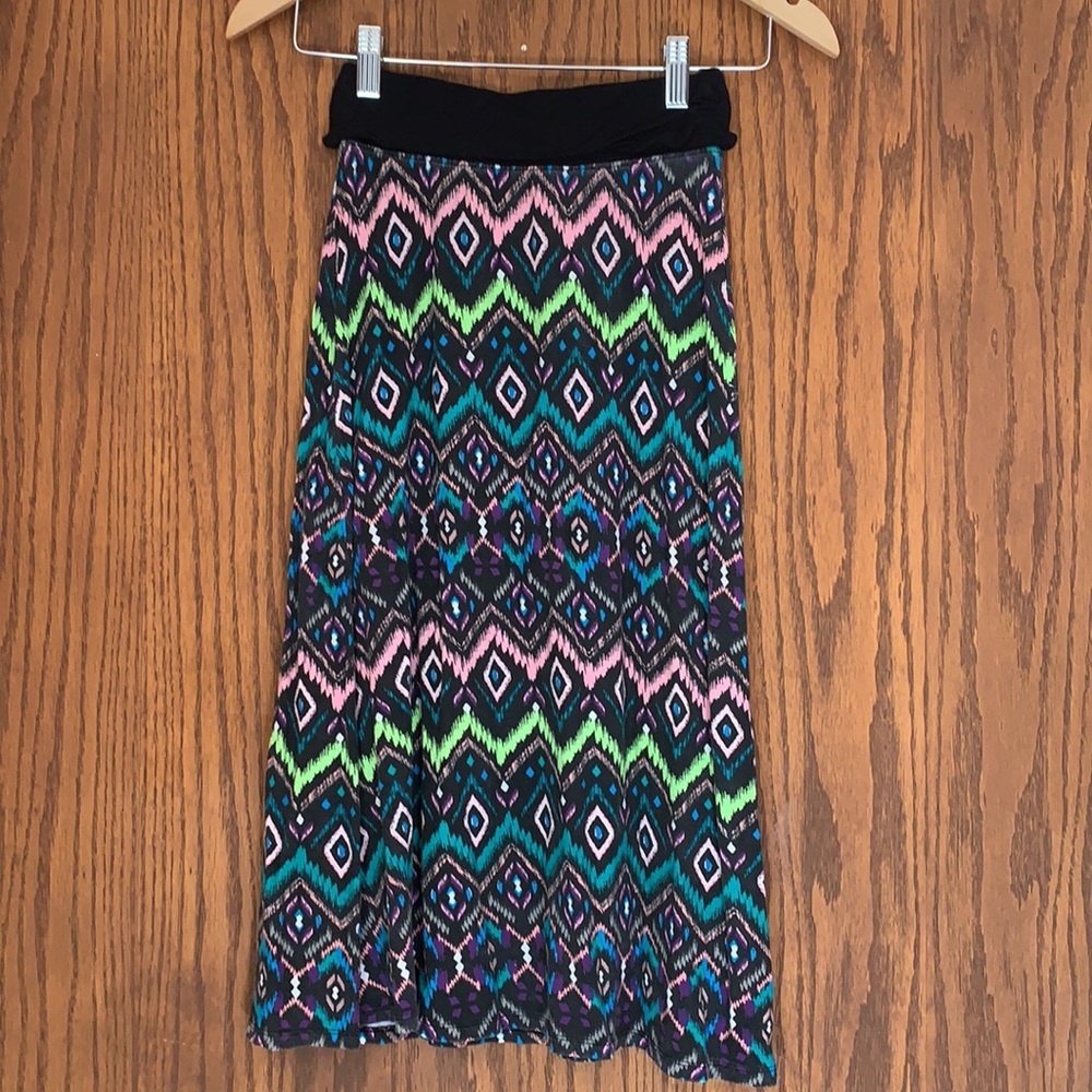 Justice Girls 8 black/multi Geo print maxi skirt